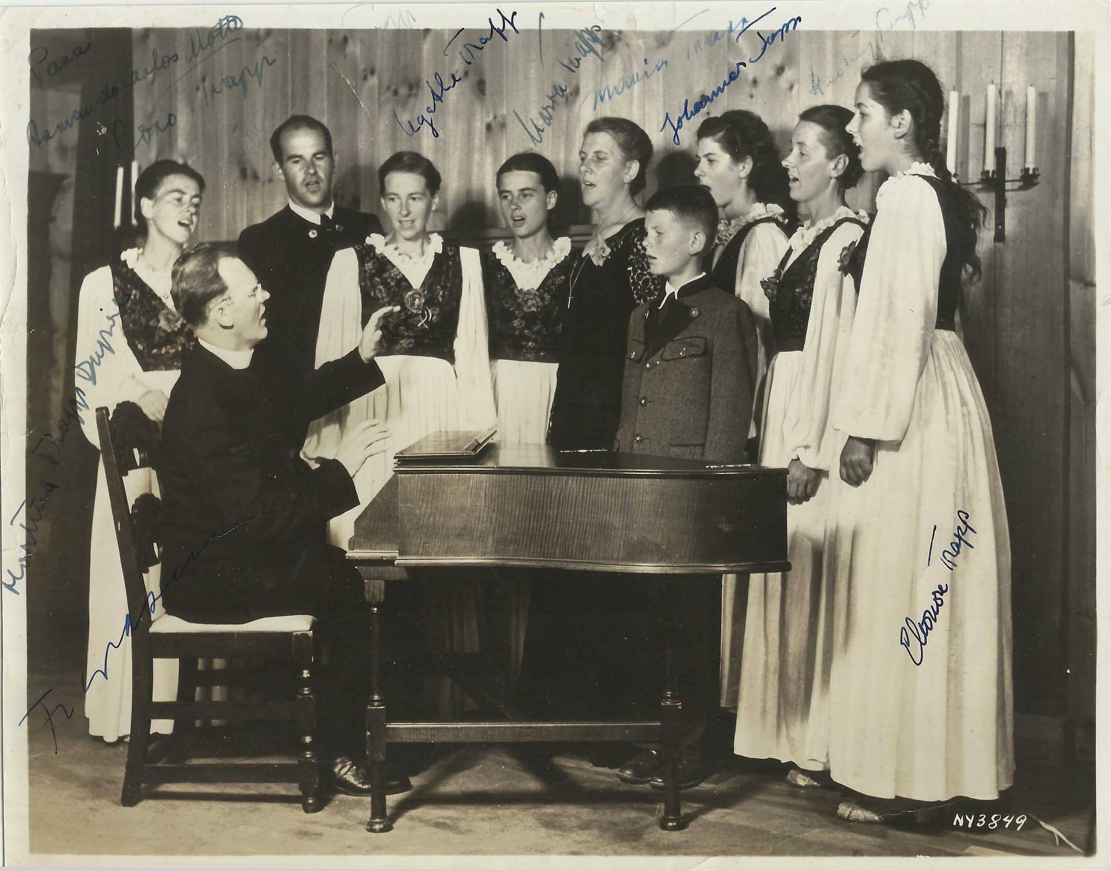 VON TRAPP FAMILY SINGERS Original Vintage SIGNED by ALL FAMILY 1940 | eBay